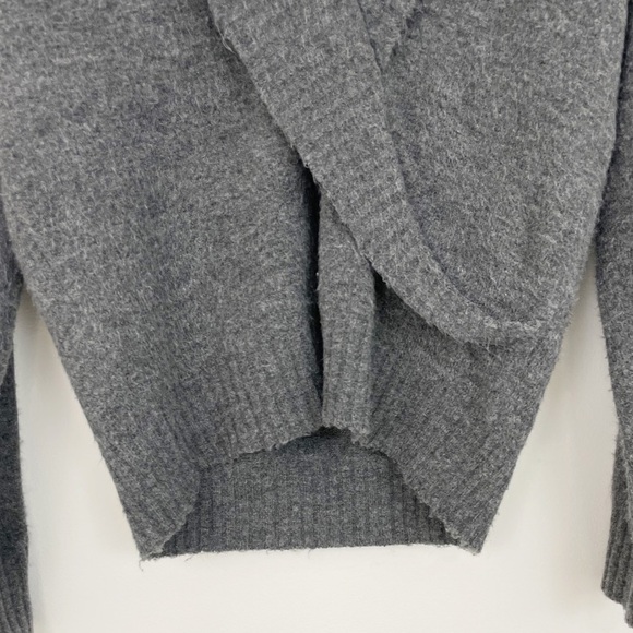 Heartloom Shayla Gray Stripe Faux Wrap Long Sleeves Soft V-Neck Sweater Small - Picture 4 of 15